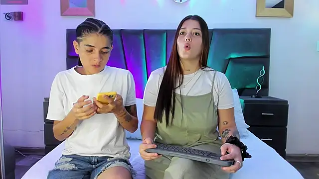 AndreaAndKarina online show from January 14, 12:36 pm