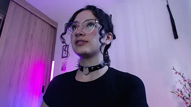 Tanya WorldBondage online show from November 17, 8:35 pm