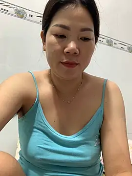 Baby-bigtits online show from December 14, 11:54 pm