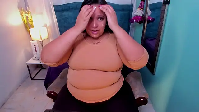 Busty Juicy online show from December 6, 12:08 pm