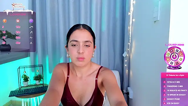 Lucyortiz  online show from December 23, 7:22 pm