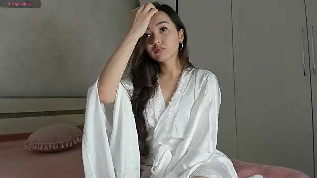 asian dollce online show from January 7, 6:32 pm