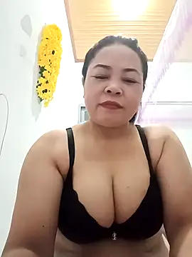 Sexy-bigtits2024 online show from December 29, 10:21 pm