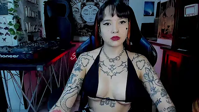 Demongirl6666 online show from November 11, 1:45 am