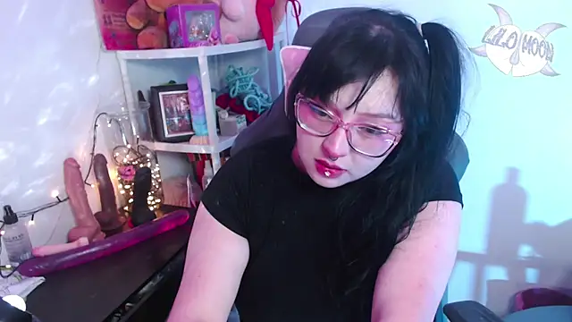 LiloMoon69 online show from December 3, 2:27 am