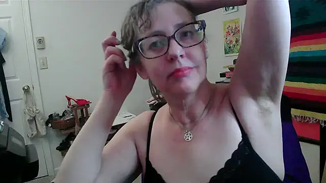 LilyLuscious online show from November 13, 3:19 am