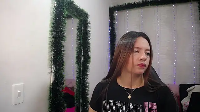 lauraguzman online show from January 3, 3:12 am