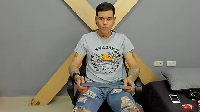 jamesinked  online show from December 13, 2:33 pm