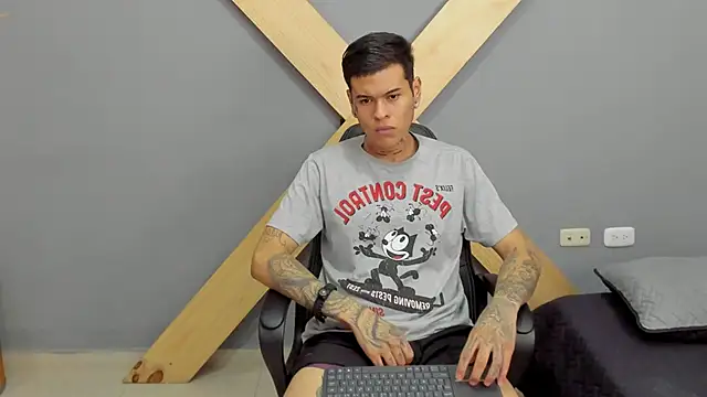 jamesinked  online show from December 16, 2:44 pm