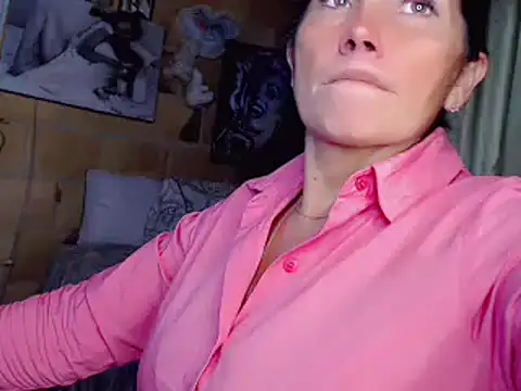 VERO MILFS online show from December 22, 5:59 pm