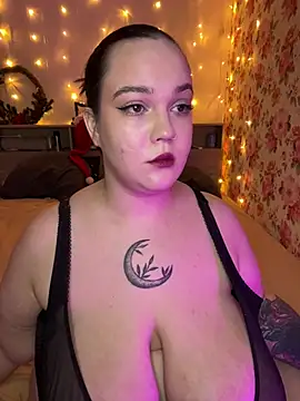 MadamBlowJob online show from December 28, 11:20 pm