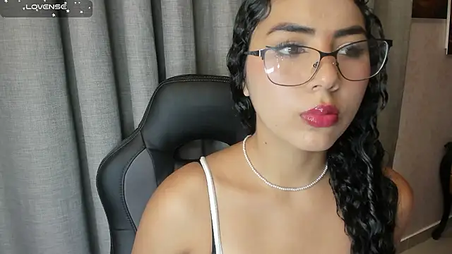 joselyn sexy  online show from November 21, 6:37 pm