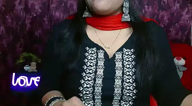 Naughty Ayesha1 online show from December 12, 6:06 am