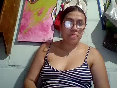 dafne19  online show from December 7, 4:45 am