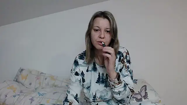 SweetMaddy888 online show from November 30, 4:02 am