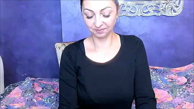 DivinSandra online show from December 15, 6:39 am