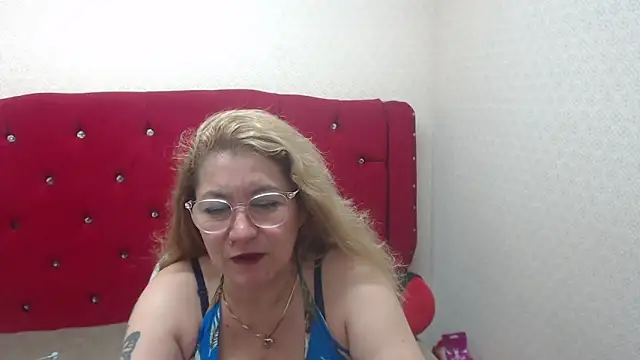 paulaadamsx online show from December 8, 10:53 pm