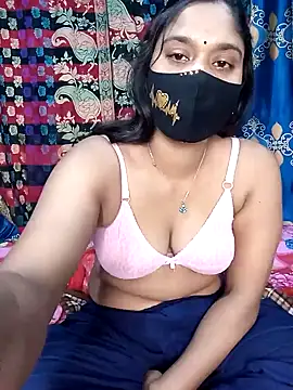 Hot Maleka online show from December 4, 4:35 pm