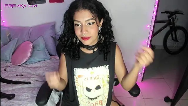 FreakyLia online show from November 26, 12:24 am