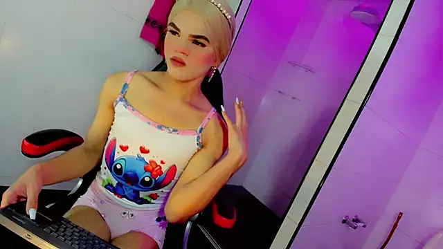 Gabyqueen70 online show from November 12, 3:30 am