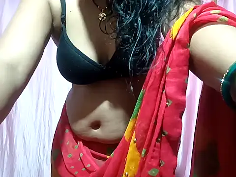 poojaxxx65 online show from December 27, 5:31 am