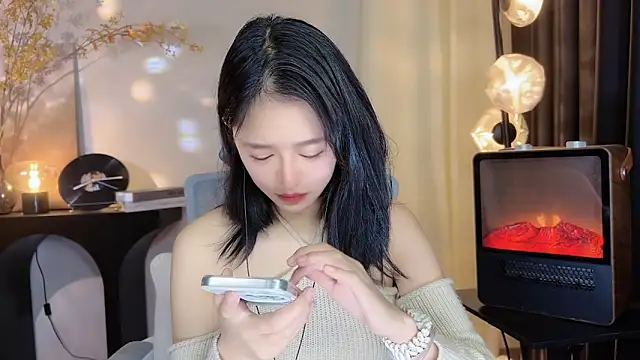 xiaodaibabyy online show from January 3, 1:28 pm