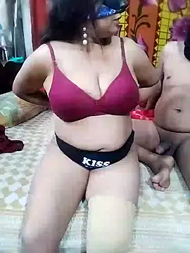 viralcuple-desi1122 online show from January 26, 6:15 pm