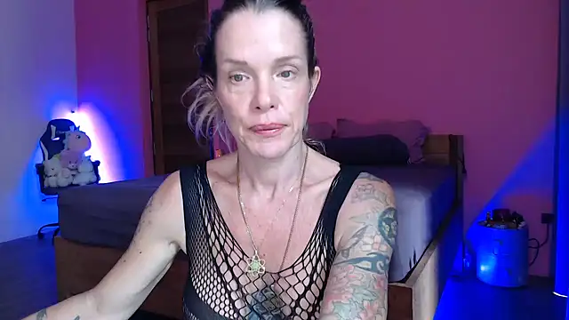 selenafitmusclemommy online show from December 22, 5:11 am