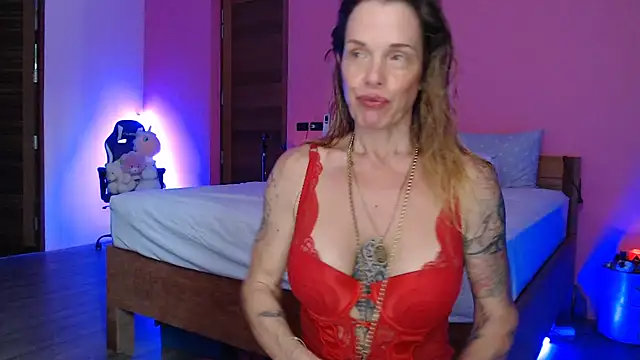 selenafitmusclemommy online show from December 16, 5:24 am