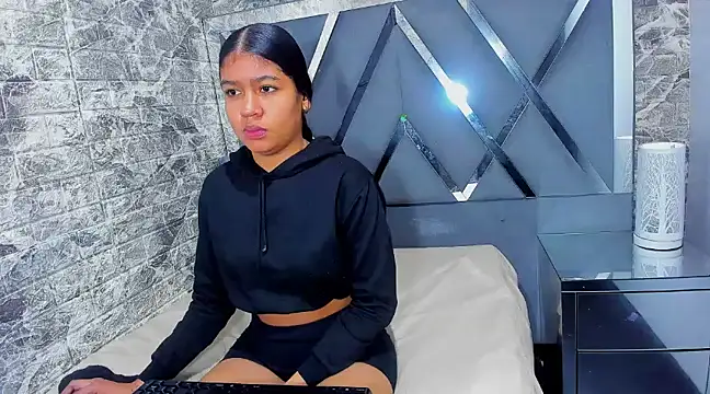 natalieevansx online show from November 18, 12:40 pm