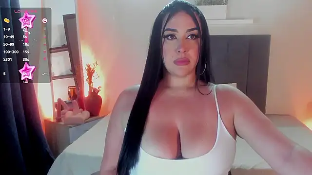 Big ass lola  online show from November 18, 2:51 am