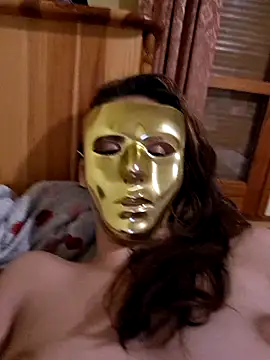 Themaskedgirl22 online show from November 18, 7:18 pm