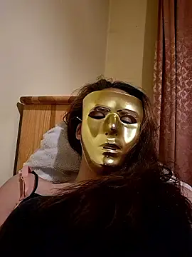 Themaskedgirl22 online show from November 26, 3:21 pm