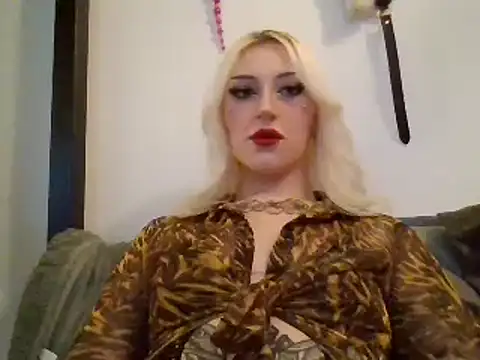 gothbimbo420666 online show from December 17, 8:22 pm