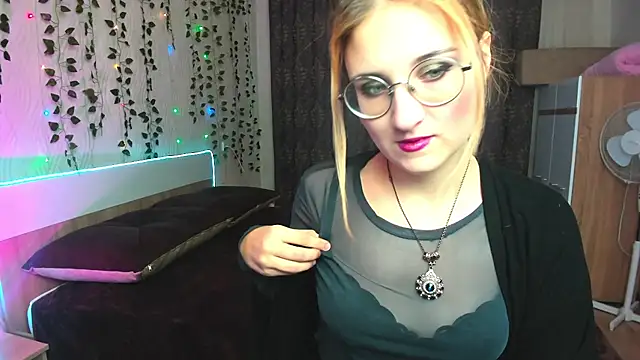 Miss Elsa  online show from November 24, 3:32 am