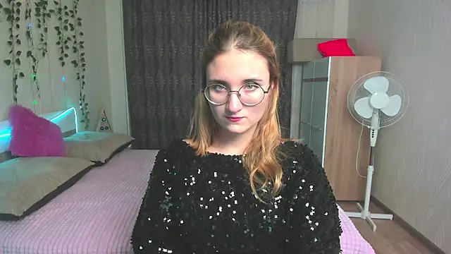 Miss Elsa  online show from December 4, 2:50 am