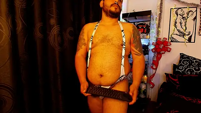 dannybear  online show from December 15, 1:41 am