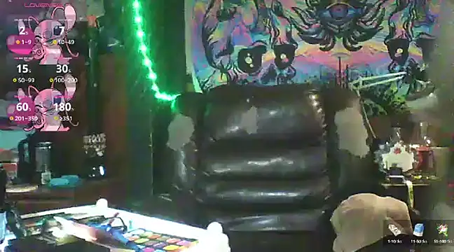 Stonermama666420 online show from December 18, 5:18 pm