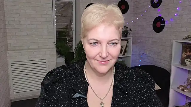 Sandra Snow online show from December 28, 3:47 pm