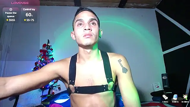 Angel latinboy online show from November 18, 11:06 pm