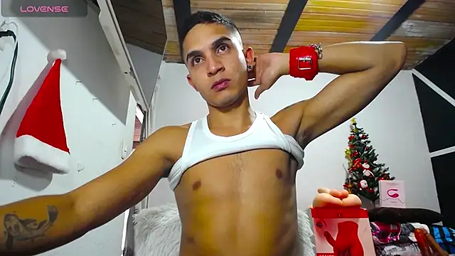 Angel latinboy online show from December 26, 9:33 pm