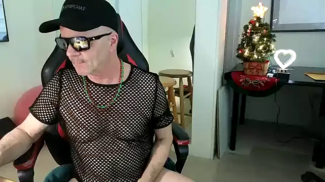 hotdadbod online show from December 21, 8:41 pm