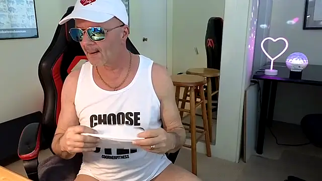 hotdadbod online show from January 12, 9:28 pm