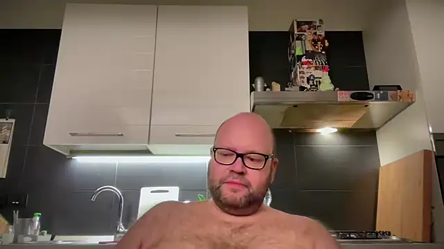 theitalianbear online show from December 10, 2:07 am