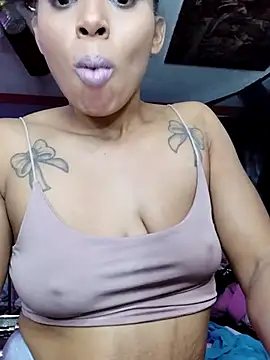 LiaNicolePink online show from December 3, 4:16 am