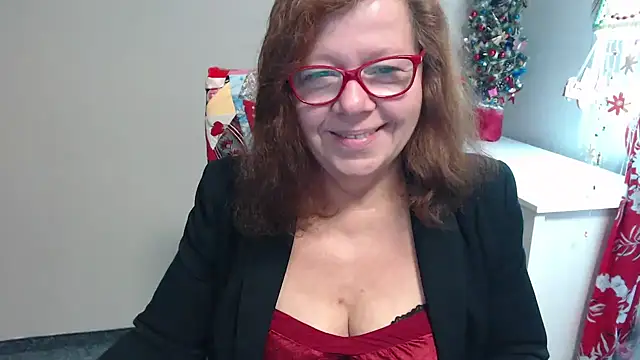 Adelewildx online show from December 12, 4:40 am