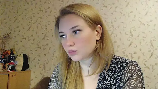 mmmPinUpGirl online show from November 14, 9:08 pm