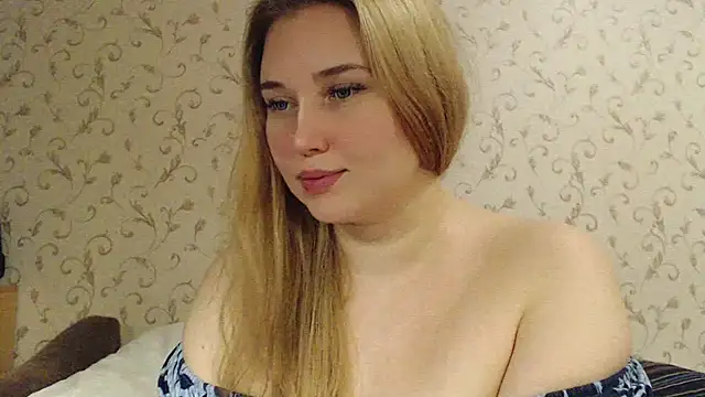 mmmPinUpGirl online show from December 8, 9:06 pm