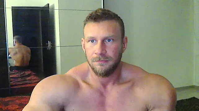 muscularkevin online show from November 10, 2:20 pm