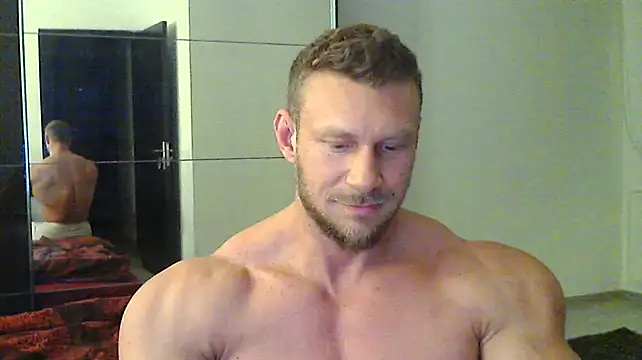 muscularkevin online show from November 14, 2:31 pm